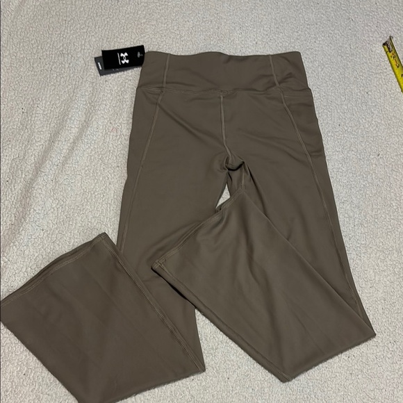 Under Armour UA Motion Flare Pants High Waist Taupe/olive green size M- - Picture 12 of 13